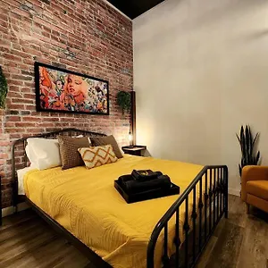 Loft Style Industriel-centre-ville+parking Gratuit Apartment